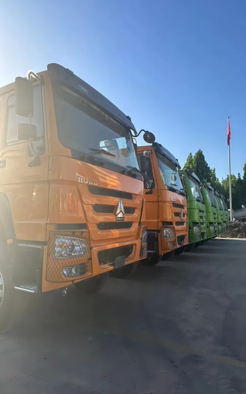 Sinotruk Counti II ແລະປະເທດ III ຍີ່ຫໍ້ໃຫມ່ 6 * 4 / * 8 4 ລົດບັນທຸກ